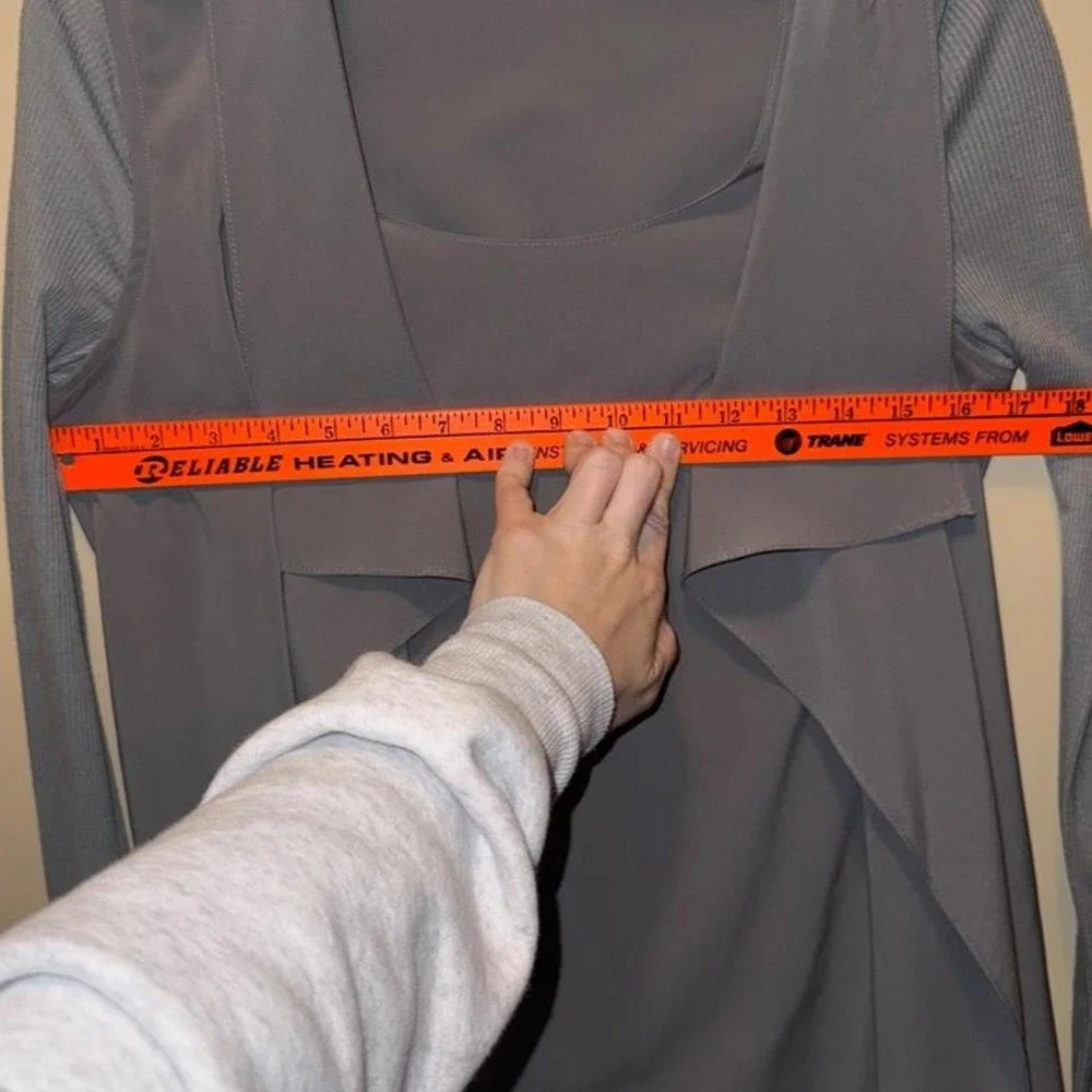 Simply Vera Vera Wang Women's Faux Layered Drape Front Top XS Gray Long Sleeve - Picture 6 of 7